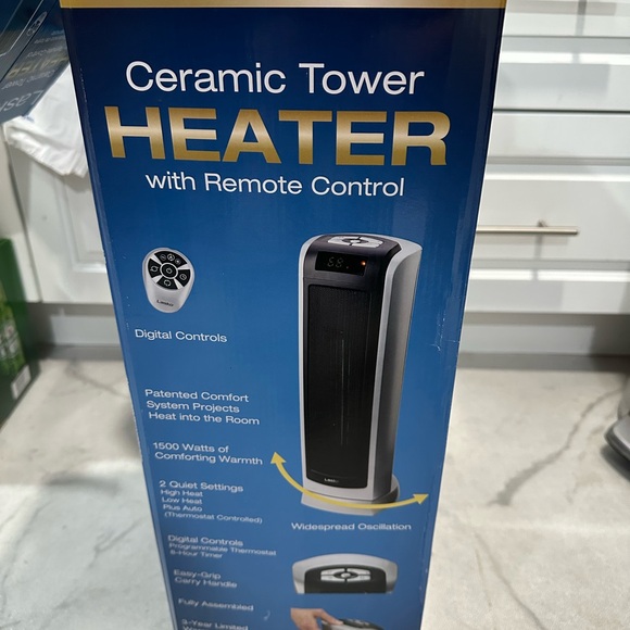 Lasko 1500W Ceramic Tower Space Heater Remote -New